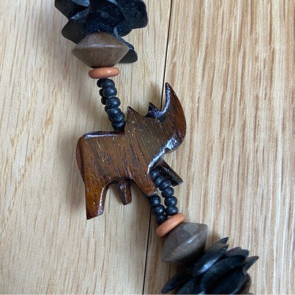 Chunky Carved Wooden Rhino Rhinoceros African Safari Statement Bead Necklace - Picture 4 of 10